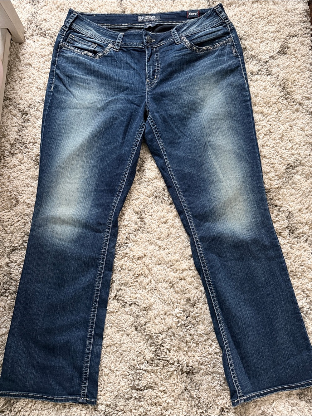 Silver Jeans Women's Bootcut Jeans in Dark Blue with Light Fade